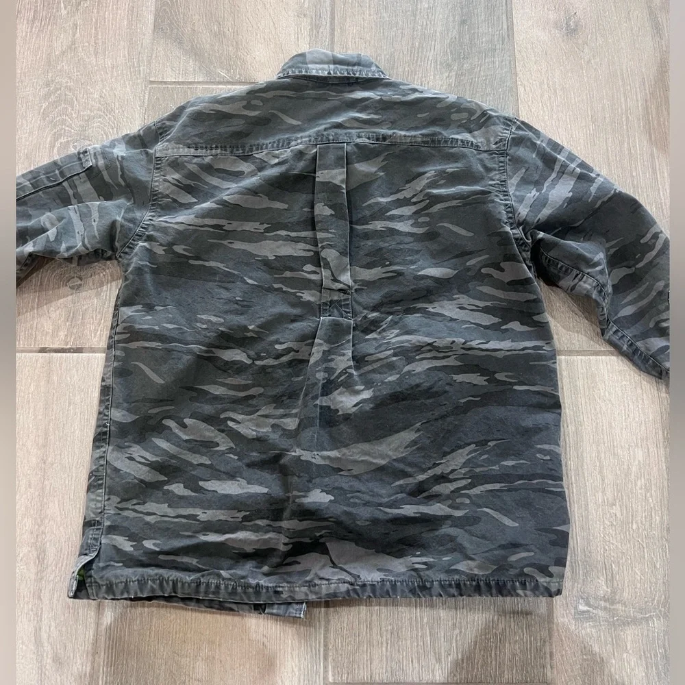 Y2K GAP Boys Size S(6-7) Black Camo Button up Shacket Underline Pocket Zip